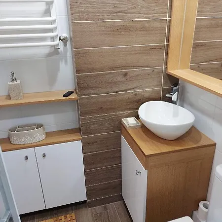 Ogrody/jezyce Apartman *